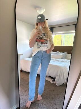 LEVIS Light Blue Mid-Rise Straight Women’s Jeans